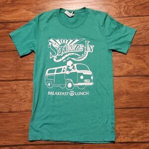 Squeeze In Las Vegas women's small green short sleeve green Alien t-shirt